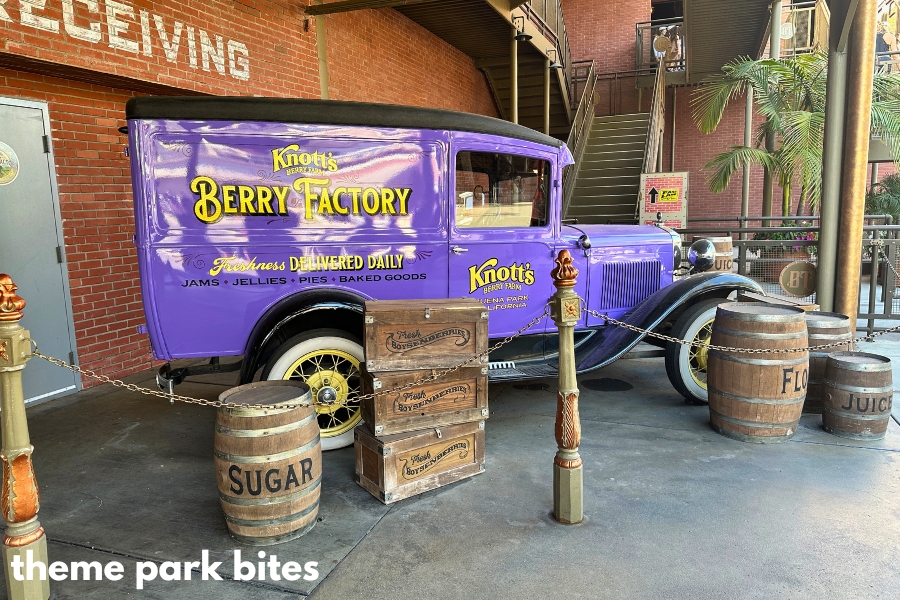 knott's berry farm purple boysenberry factory truck